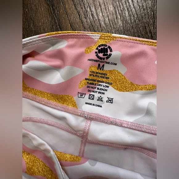 Feed Me Fight Me: FMFM pink camo leggings. Size Medium - Picture 5 of 13